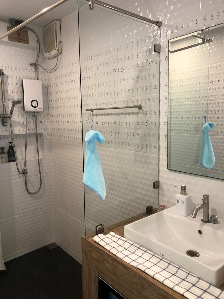 Baan Lung Poshtel 29/32