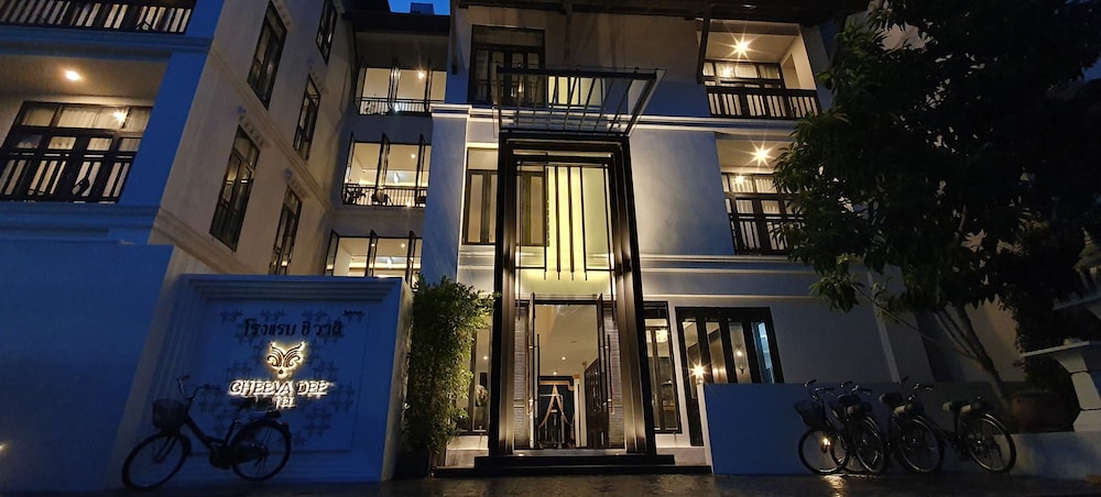 Cheeva Dee Hotel 6/75