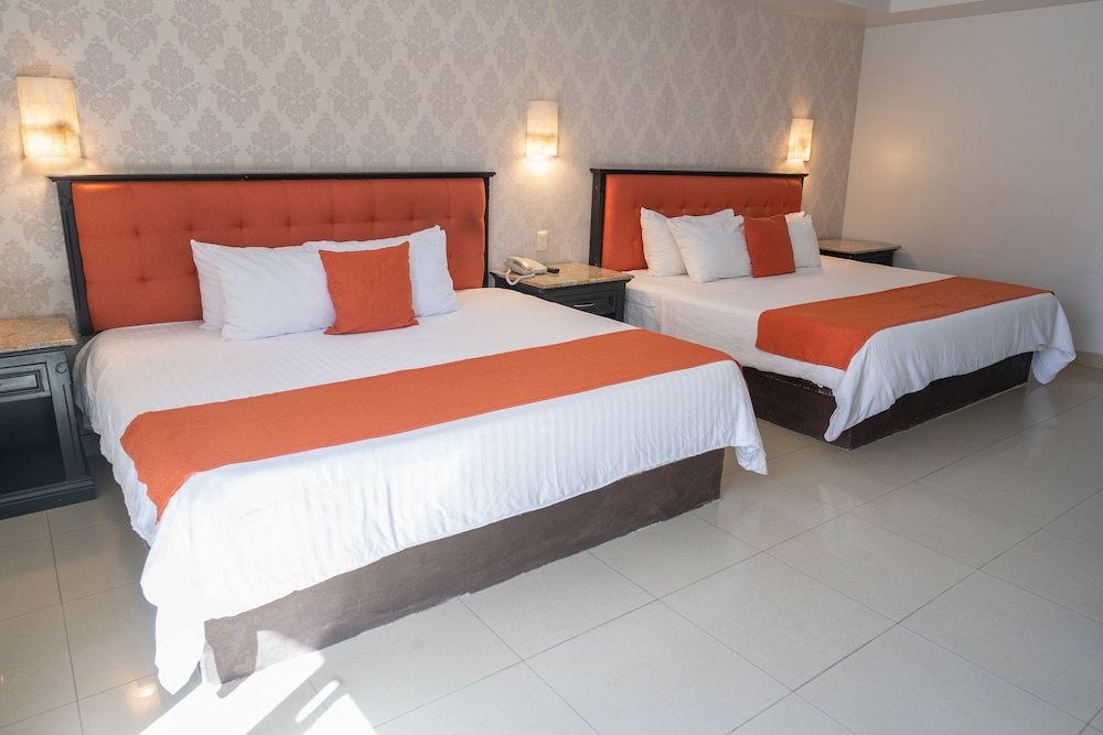 Hotel Santorian 11/57