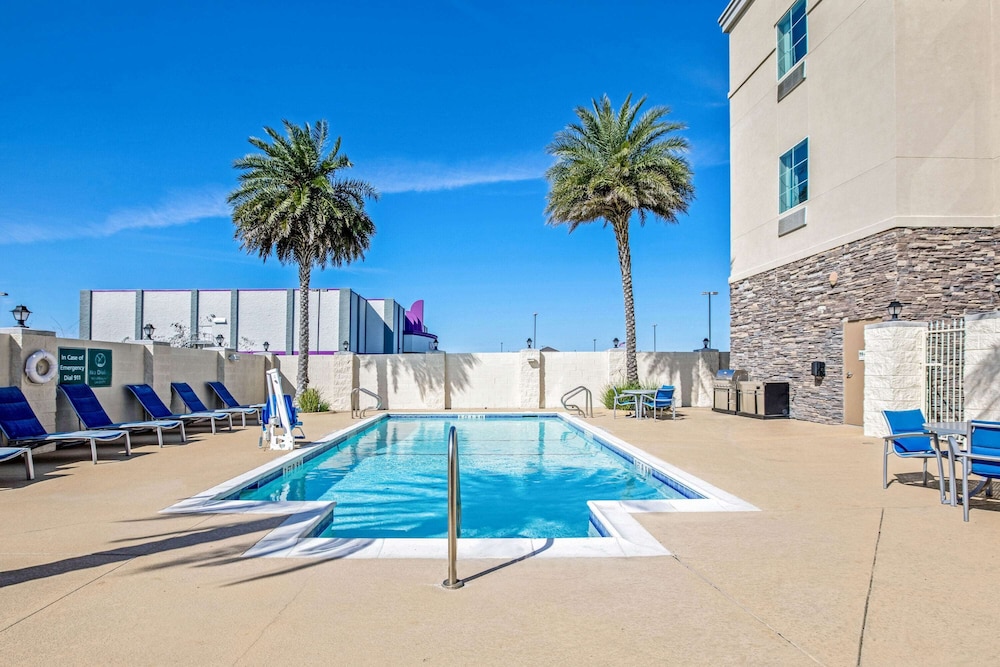La Quinta Inn & Suites by Wyndham Corpus Christi - Portland 5/43