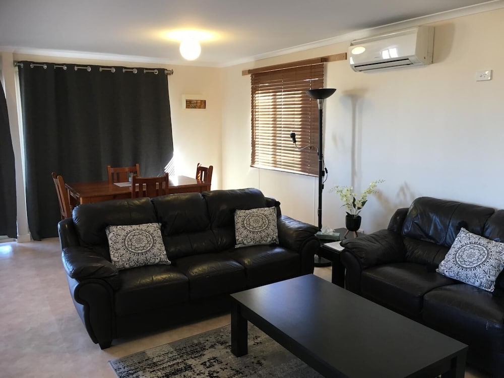 AIRPORT WHYALLA MOTEL 34/58