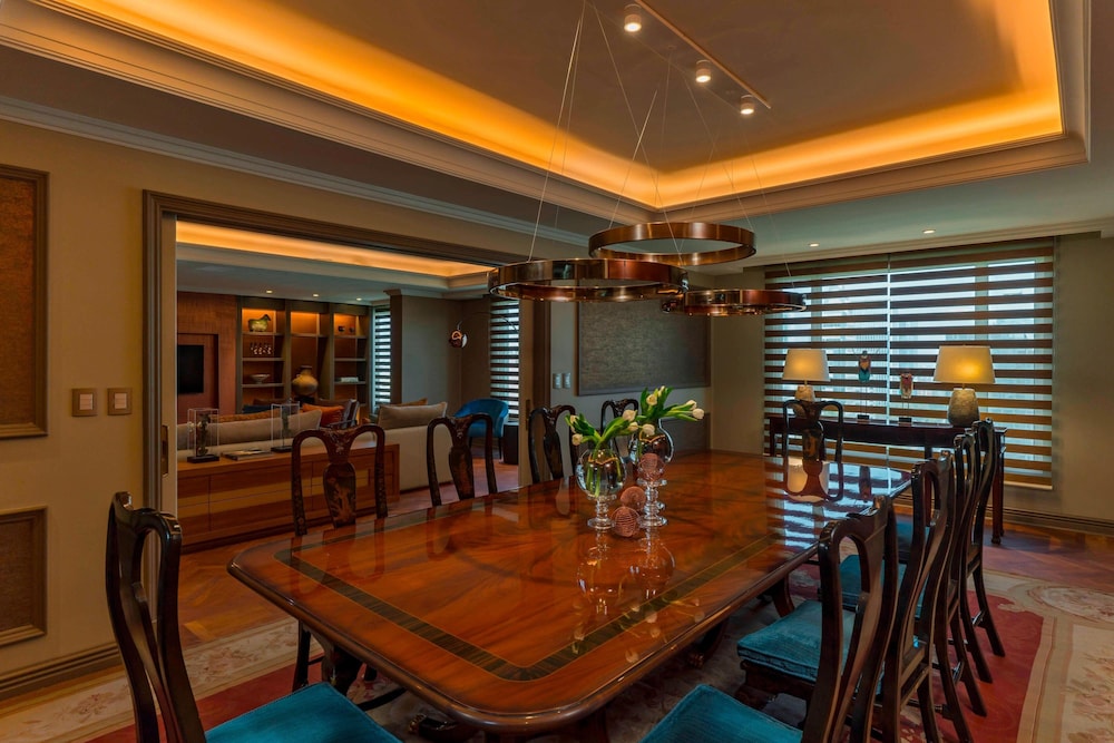 Ritz Carlton Santiago 41/43