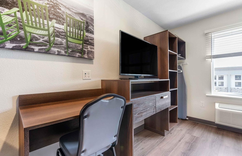 WoodSpring Suites Portland North Gresham 43/53