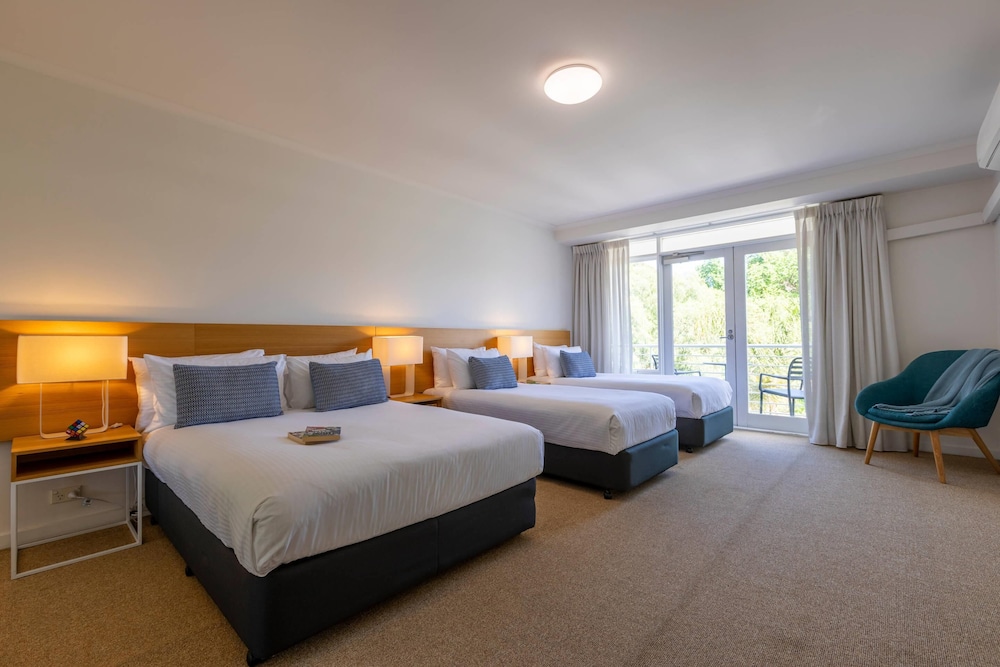 MainStay Suites Williamstown 20/63