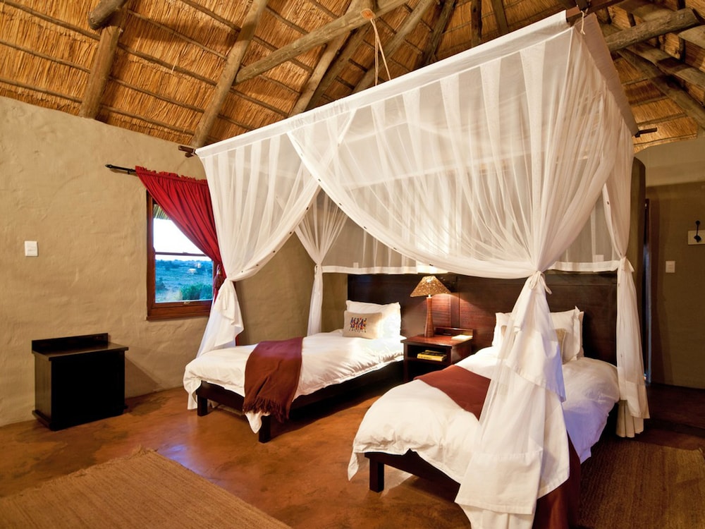 Hlosi Game Lodge 32/73