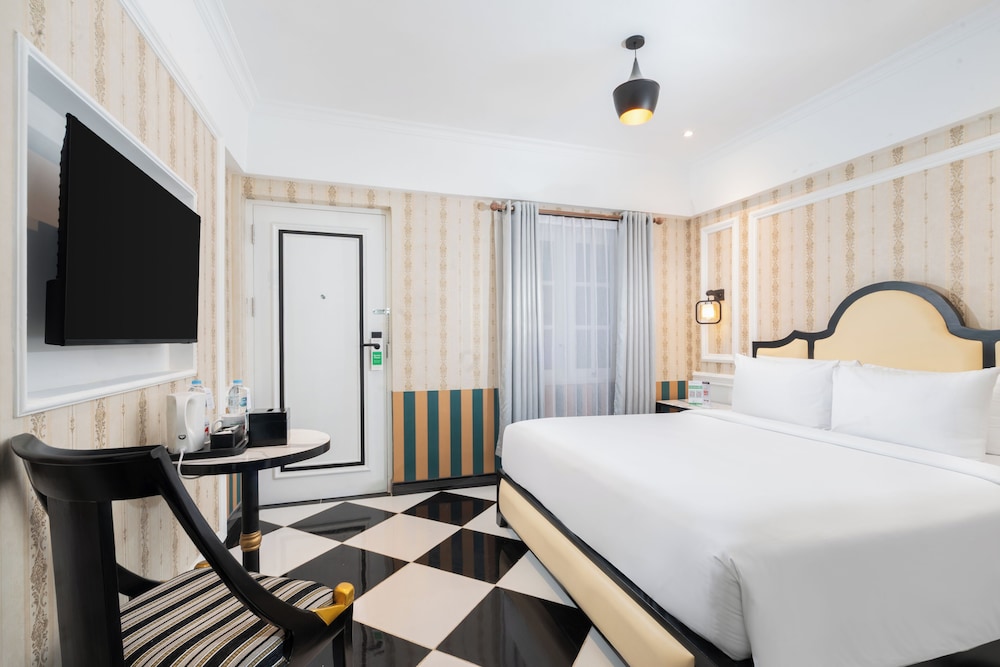 Express, Queen Bed
