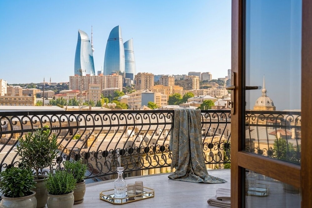Sunday Old City Hotel 45/49