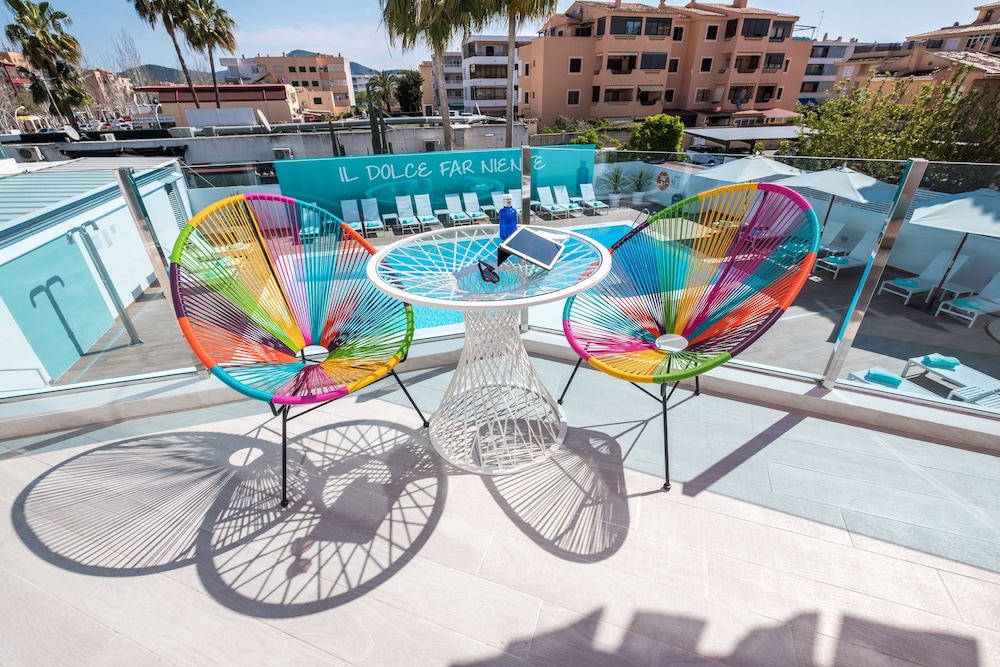 Plaza Santa Ponsa Boutique - Adults Only 66/73