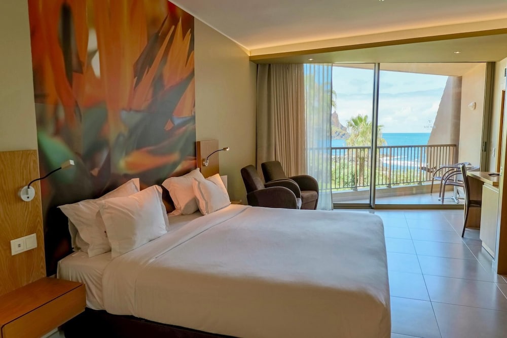 Junior Suite, Twin Beds, Sea View, Sofa
