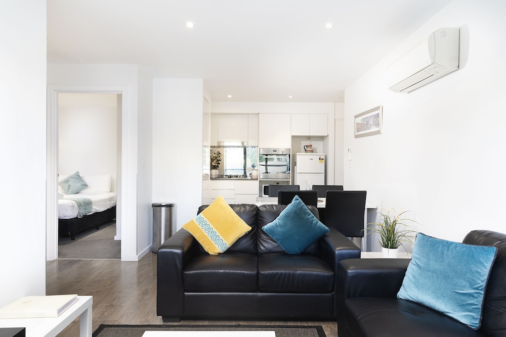 RNR Serviced Apartments North Melbourne 30/44