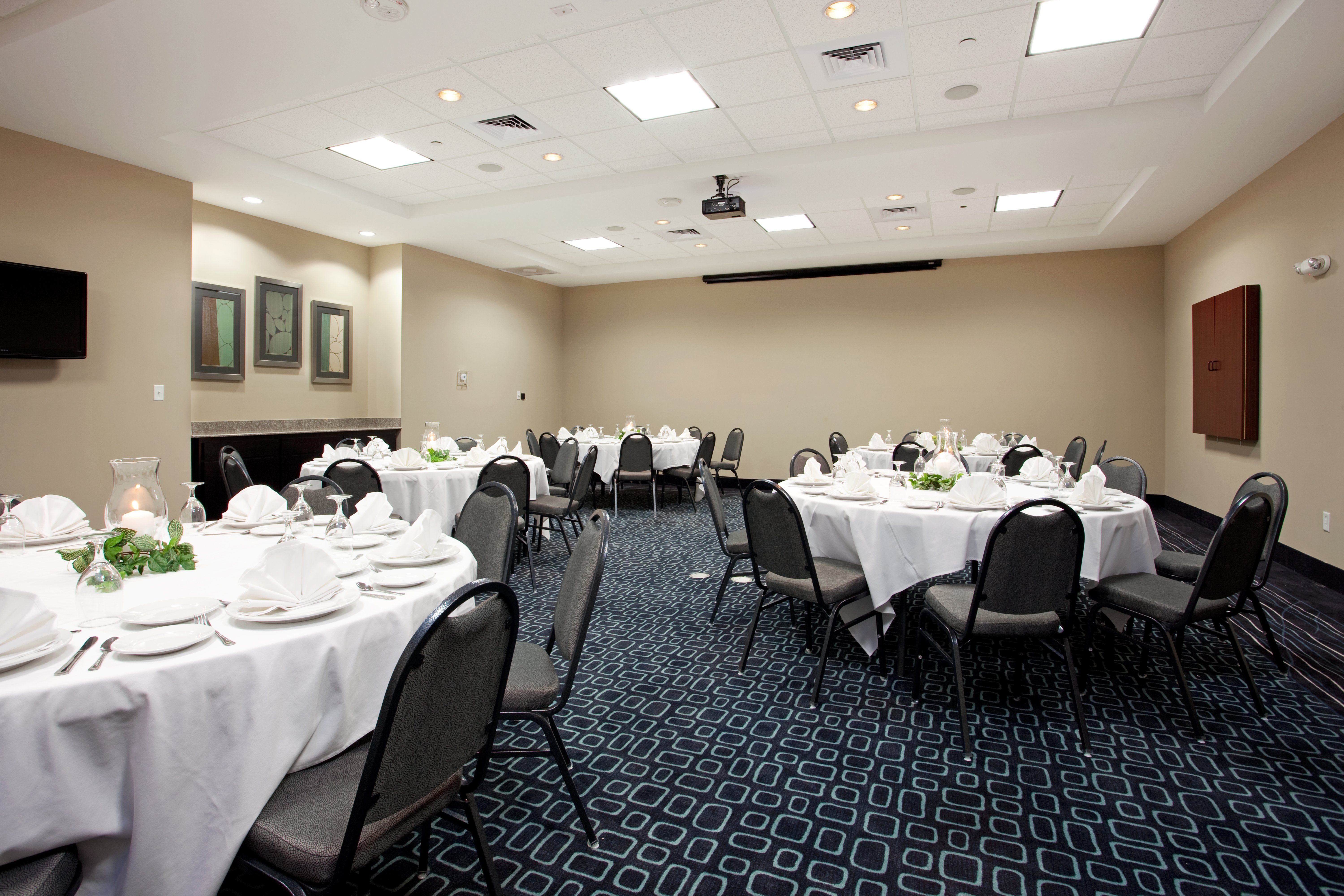 HOLIDAY INN HAMMOND 36/48