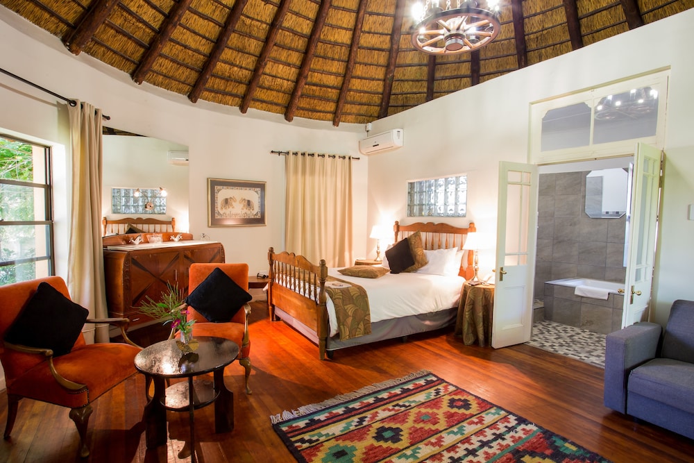 Montagu Country Hotel 64/89