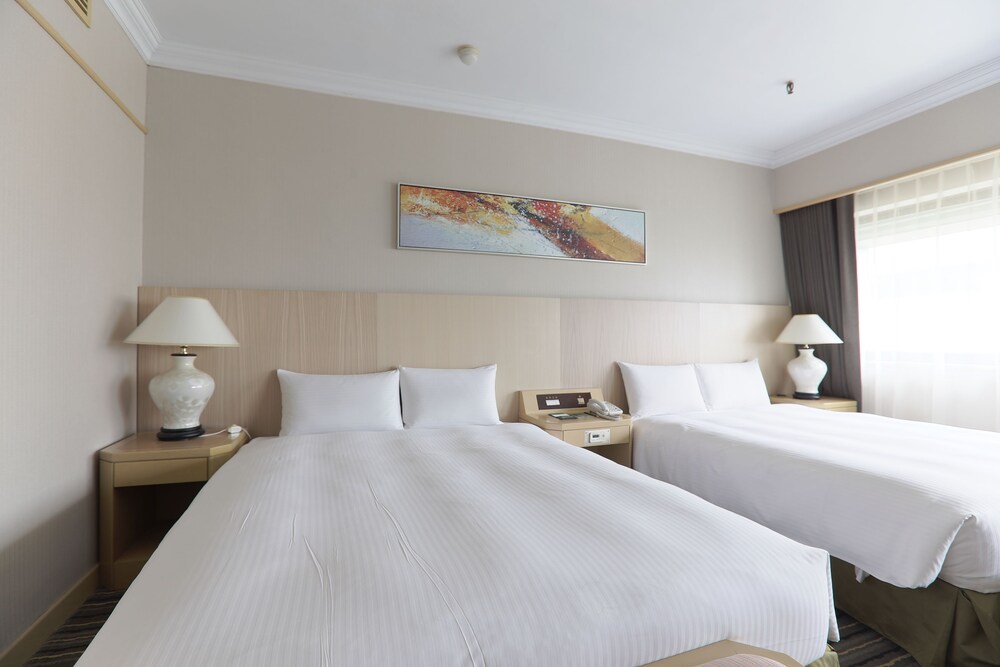 1 BEDROOM, FAMILY, QUADRUPLE, CITY VIEW