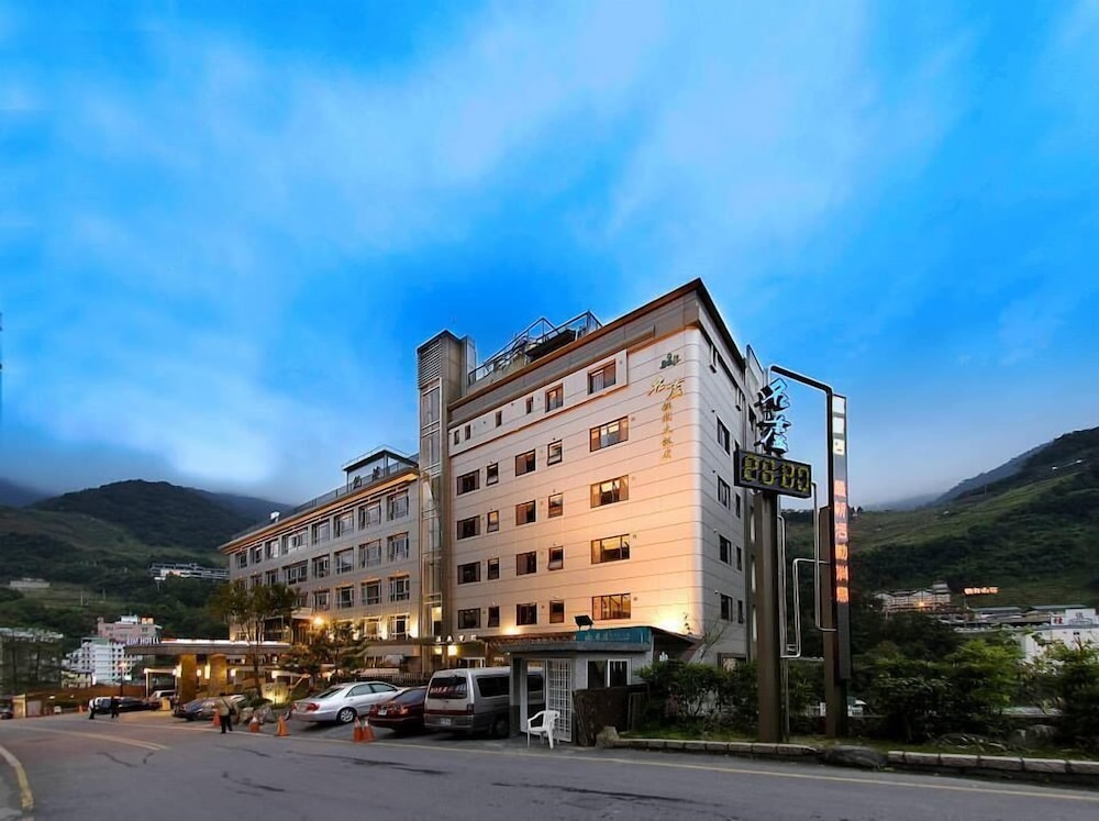 Ming Lu Holiday Hotel 4/50