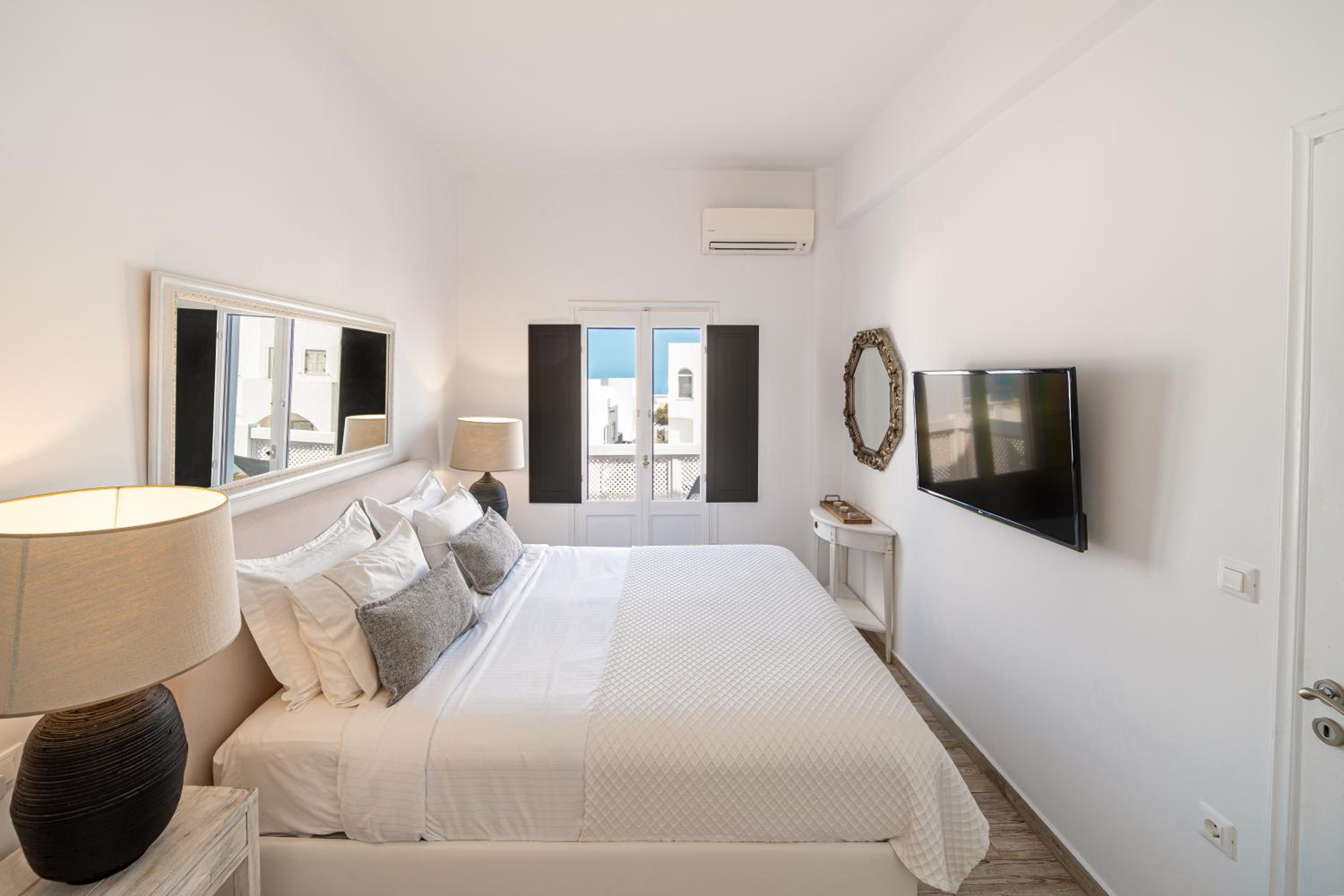 2 Bedrooms, Apartment, Lateral Side Sea View, Balcony