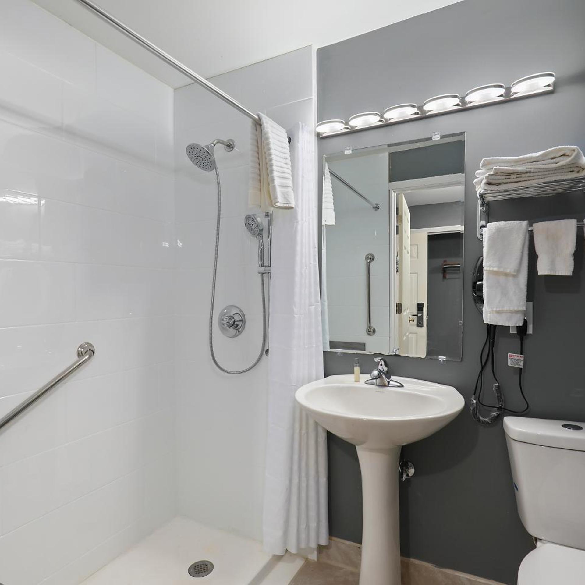 Four Seasons Country Inn 36/45