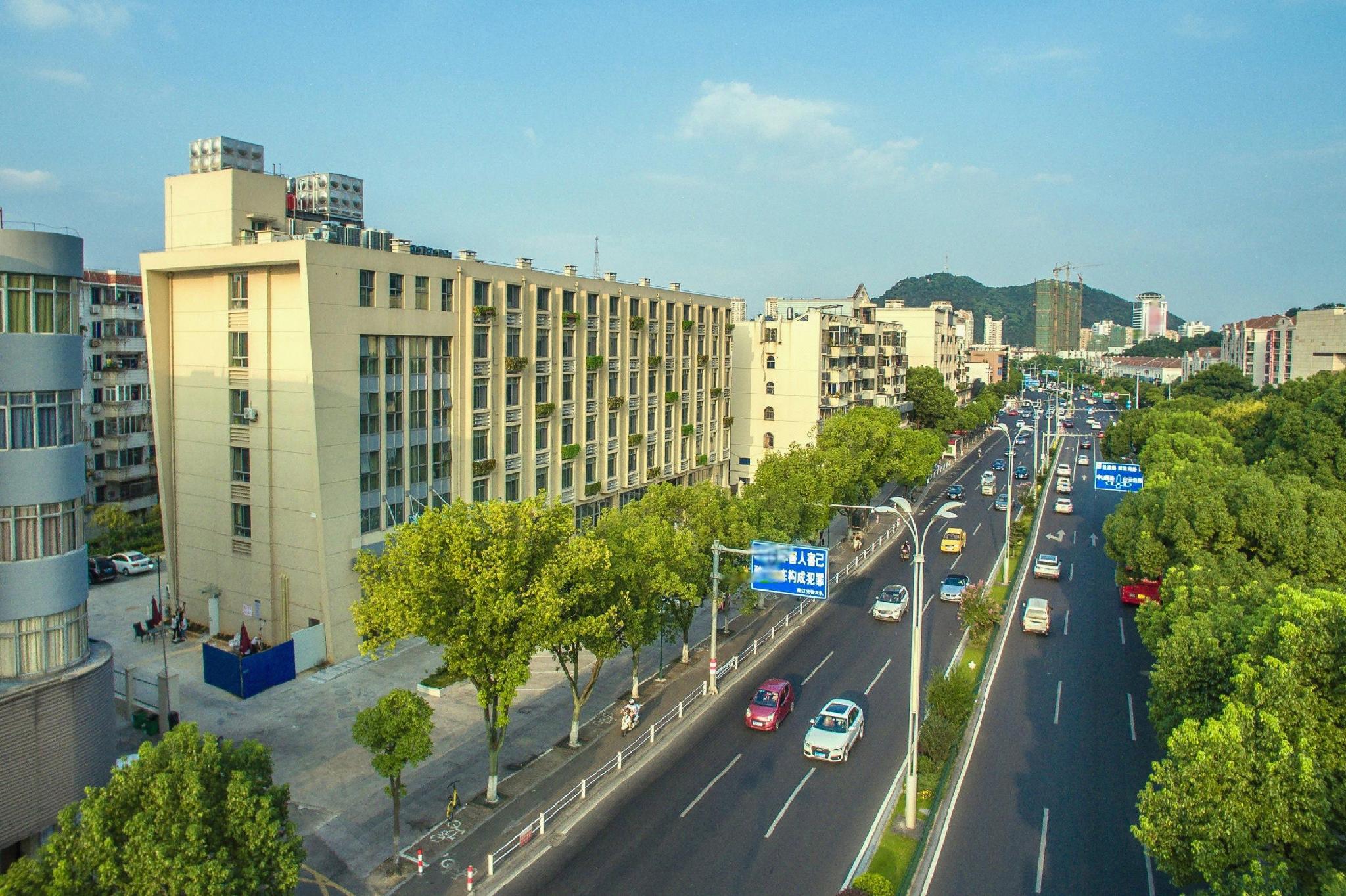 Magnotel (Taizhou Jiaojiang Yunxi Road Yanyu Park) 27/28