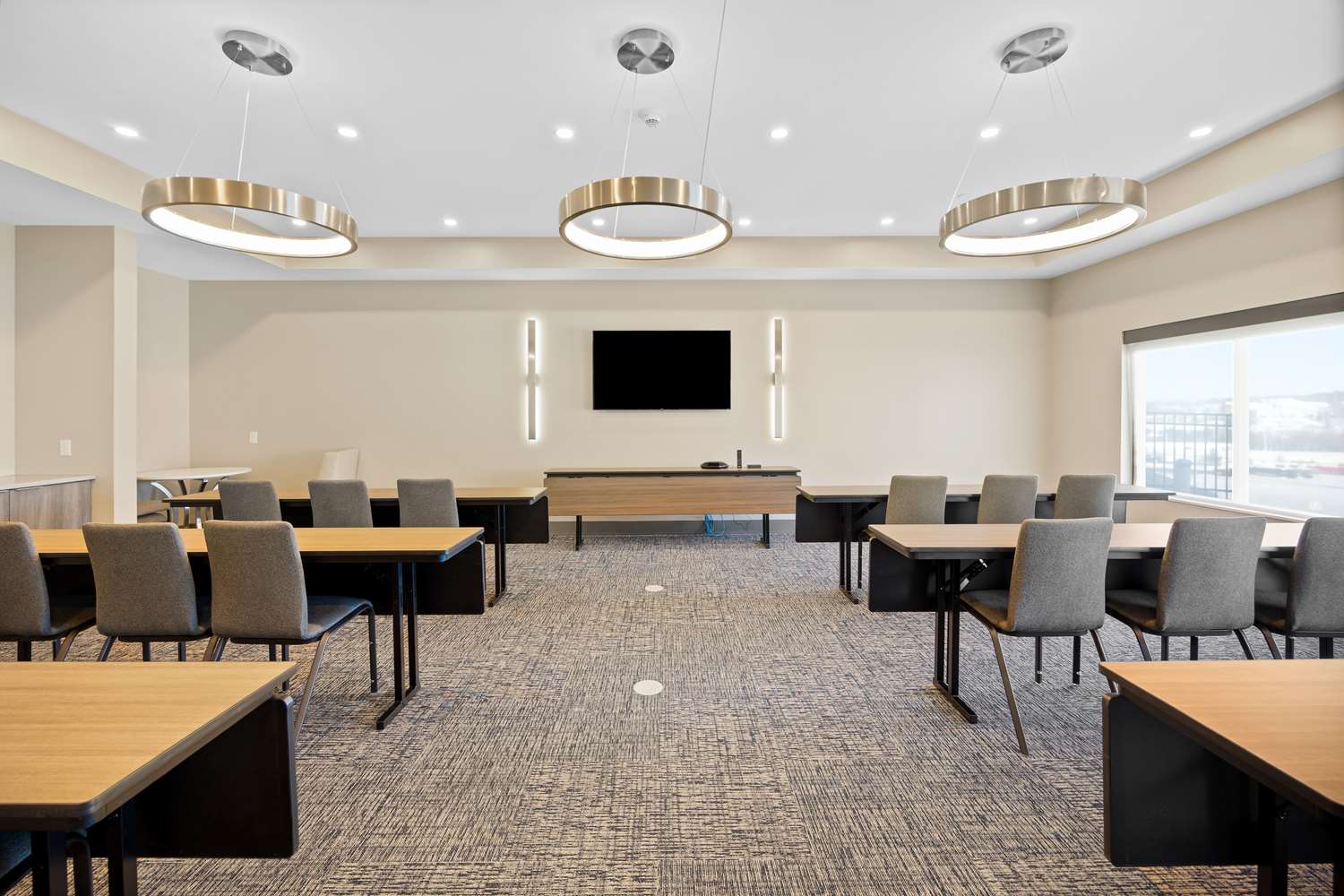 Best Western Plus Marquette Hotel and Suites 4/5