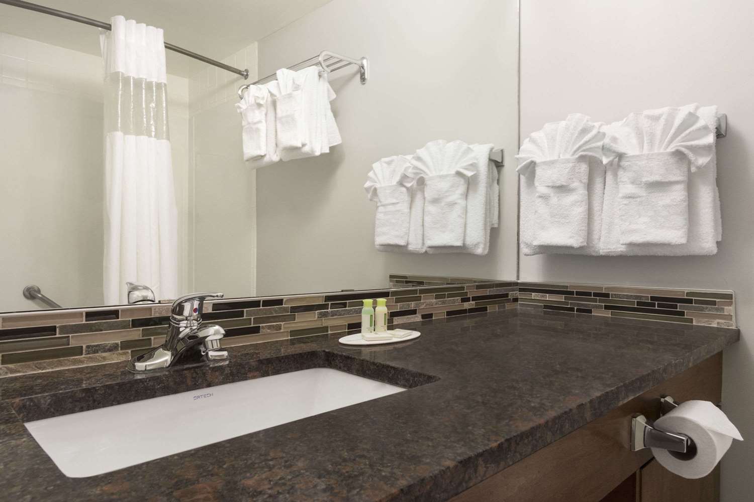 Travelodge by Wyndham Calgary South 63/63