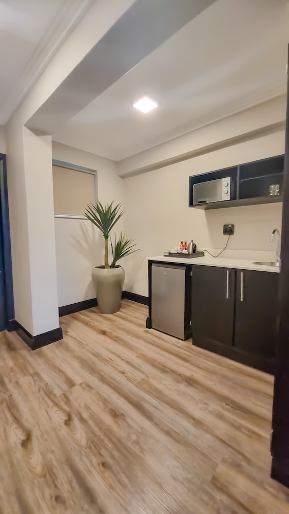 Belaire Suites 33/50