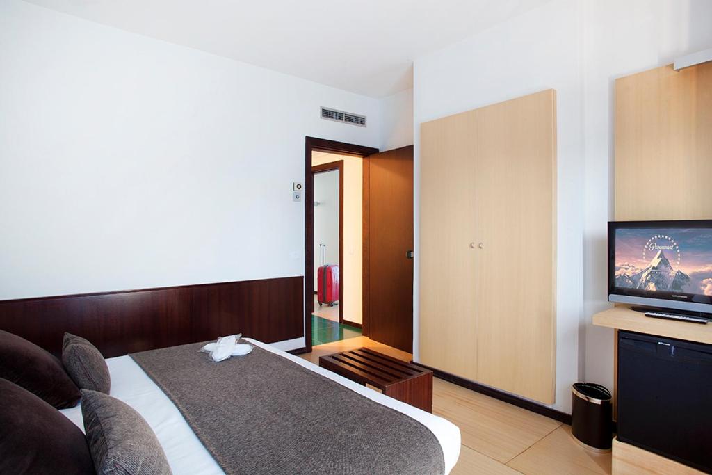 Room, Double Bed