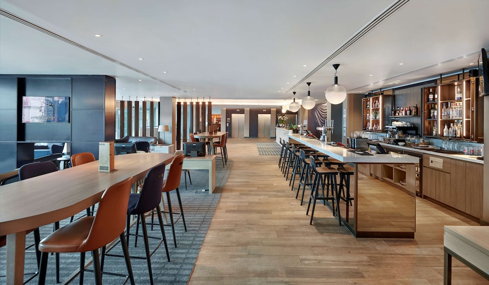 HYATT PLACE LONDON HEATHROW AIRPORT 63/77
