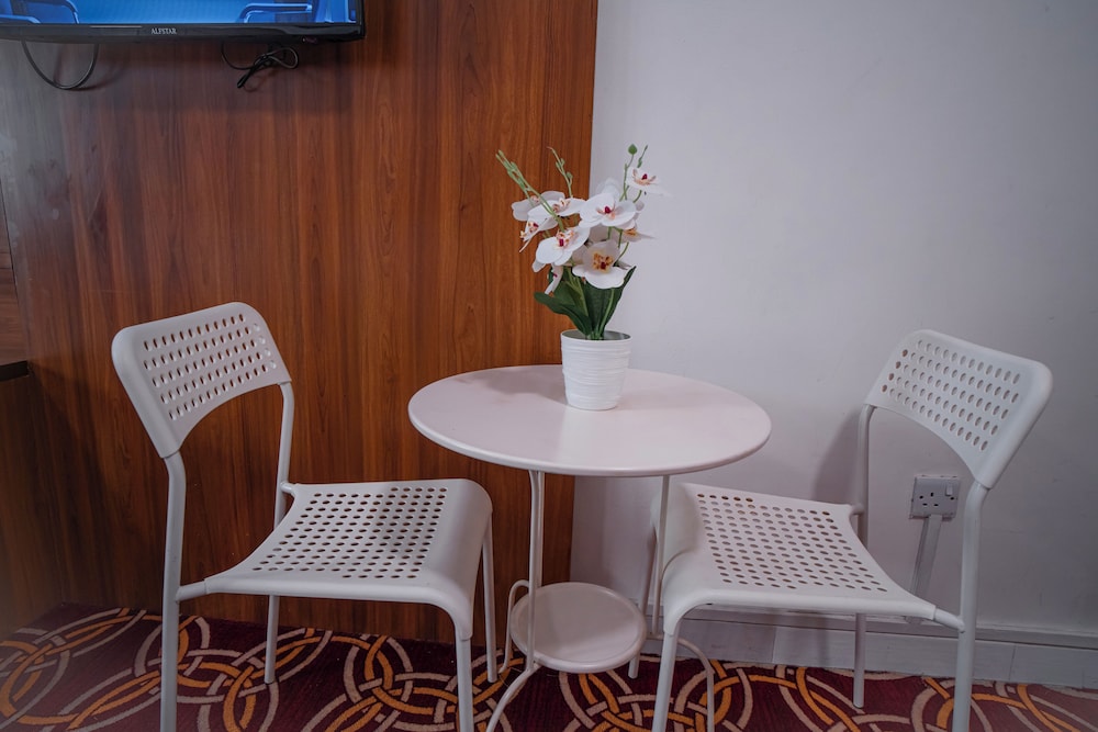 Al Sabkha Hotel 44/53