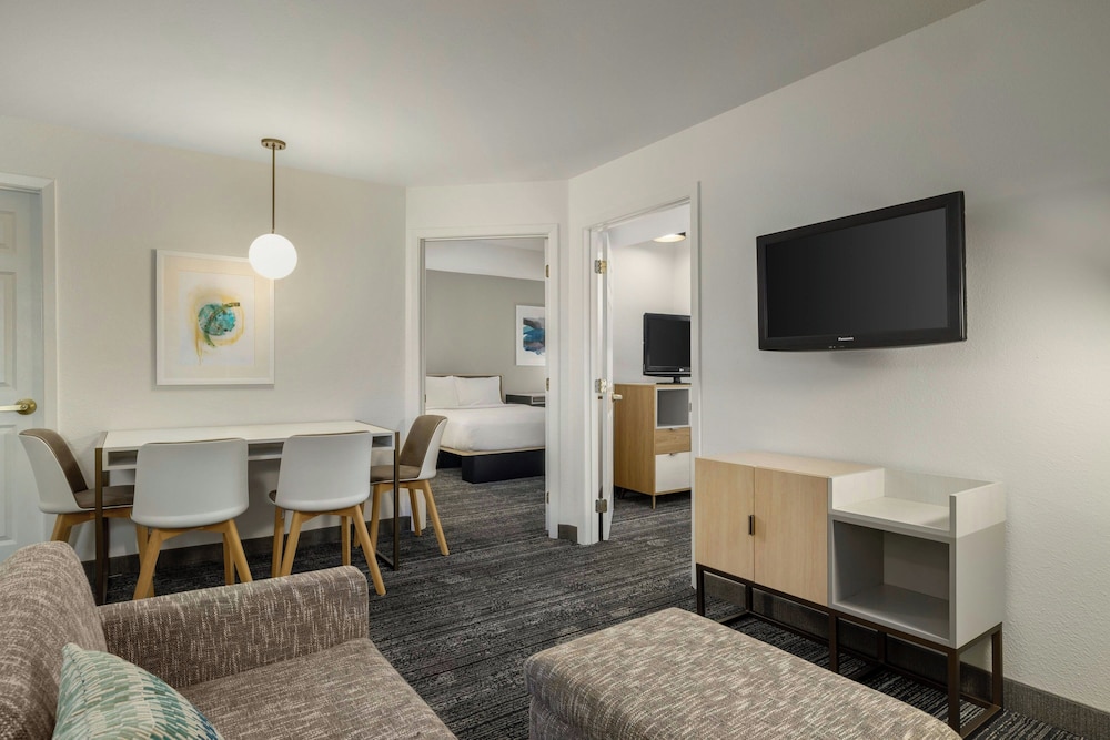 Towneplace Suites By Marriott Detroit Dearborn 22/33