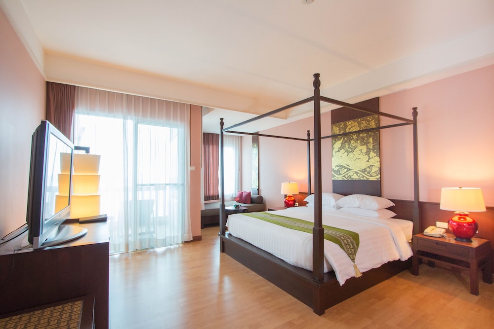 Grand Pacific Sovereign Resort and Spa 25/68