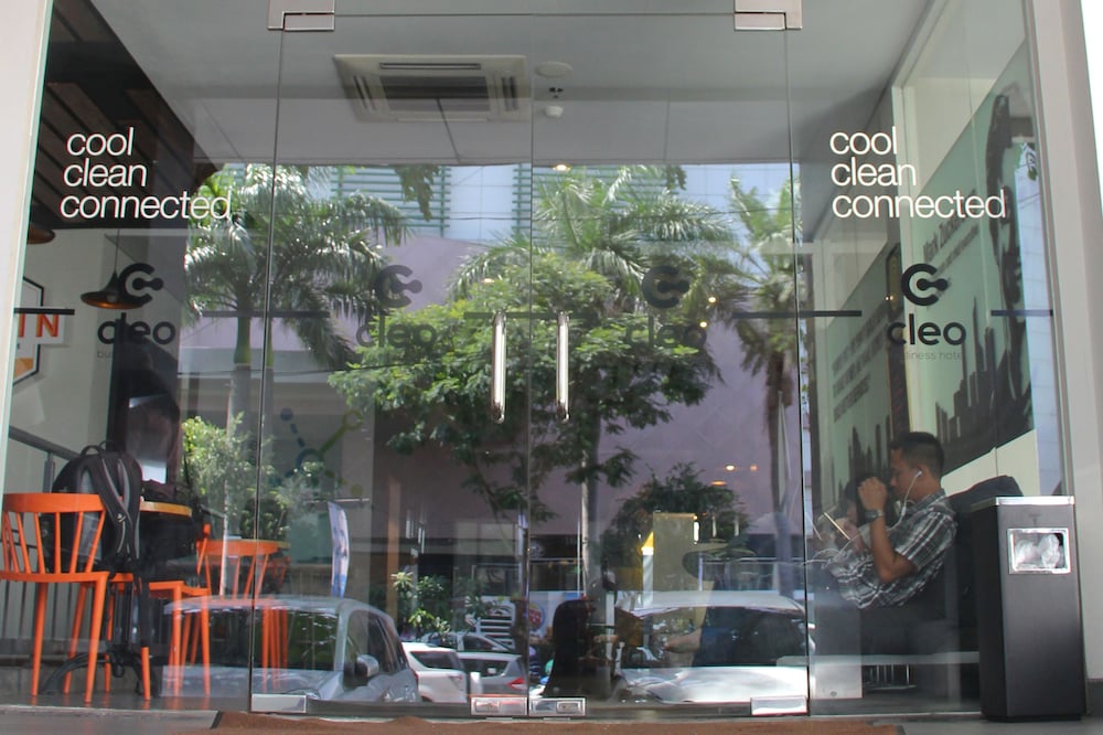 Cleo Hotel Basuki Rahmat 1/46