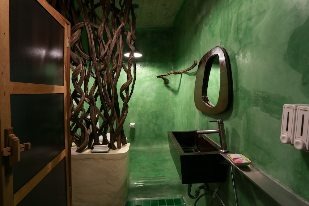 Mo Rooms 31/50