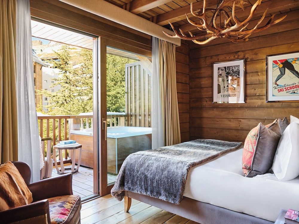 Deluxe, Lodge, King Bed, Hot Tub