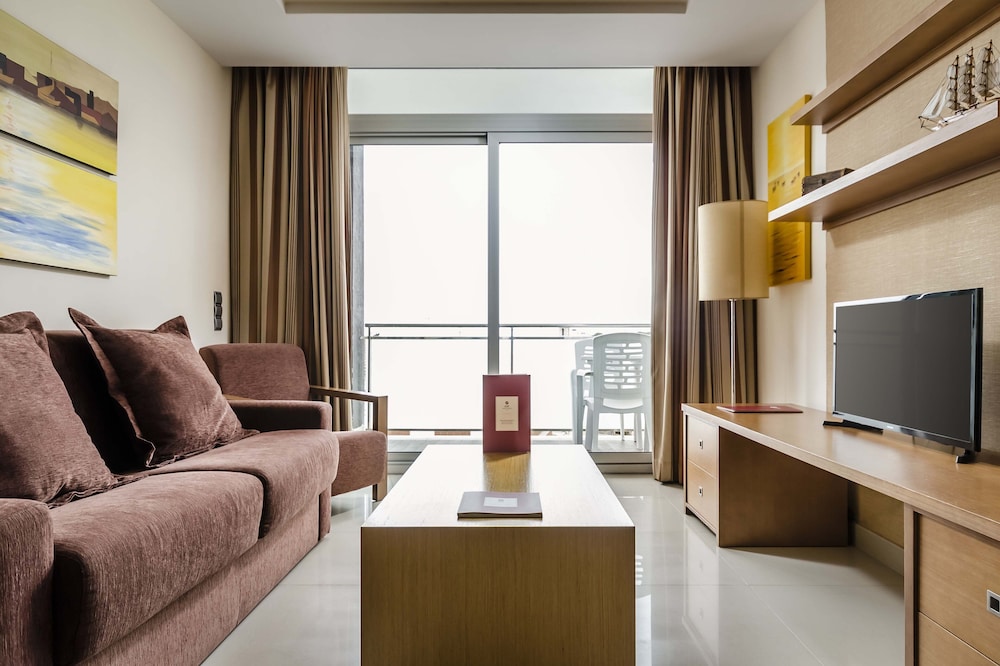 Dorma Cunit Suites & SPA 37/60