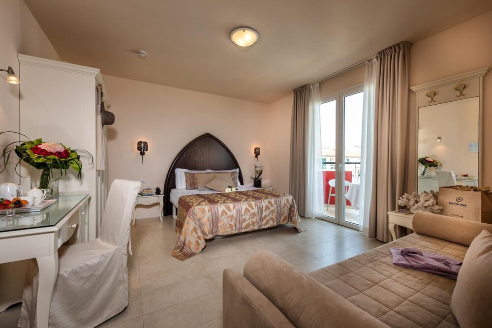 Baia del Mar Beach Boutique Hotel 30/50