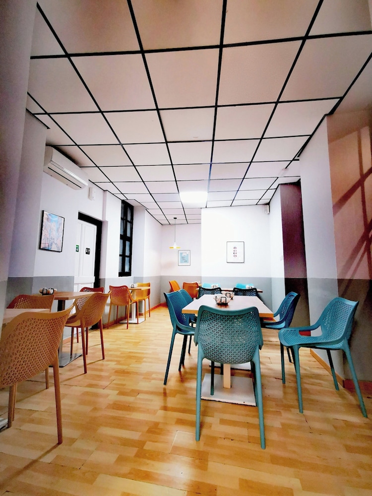 Feel Hostel City Center 56/62