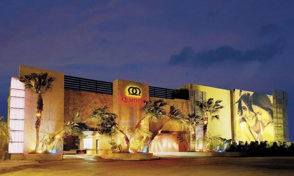 Q Motel 2/71