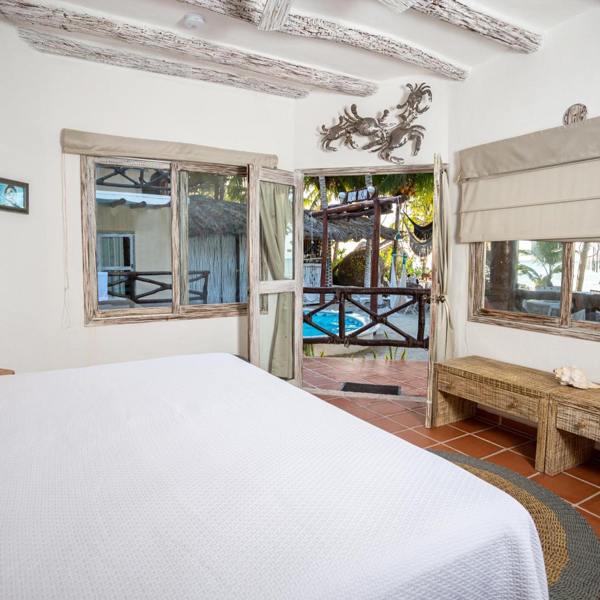 Room, King Bed, Pool View