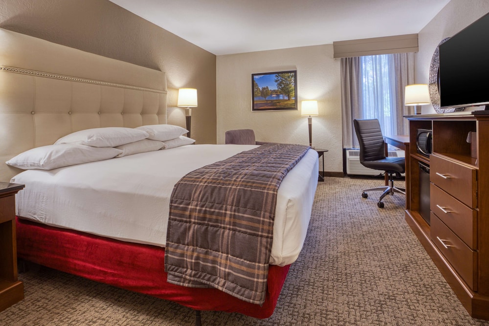 Drury Inn and Suites St Louis Fairview Heights 12/50