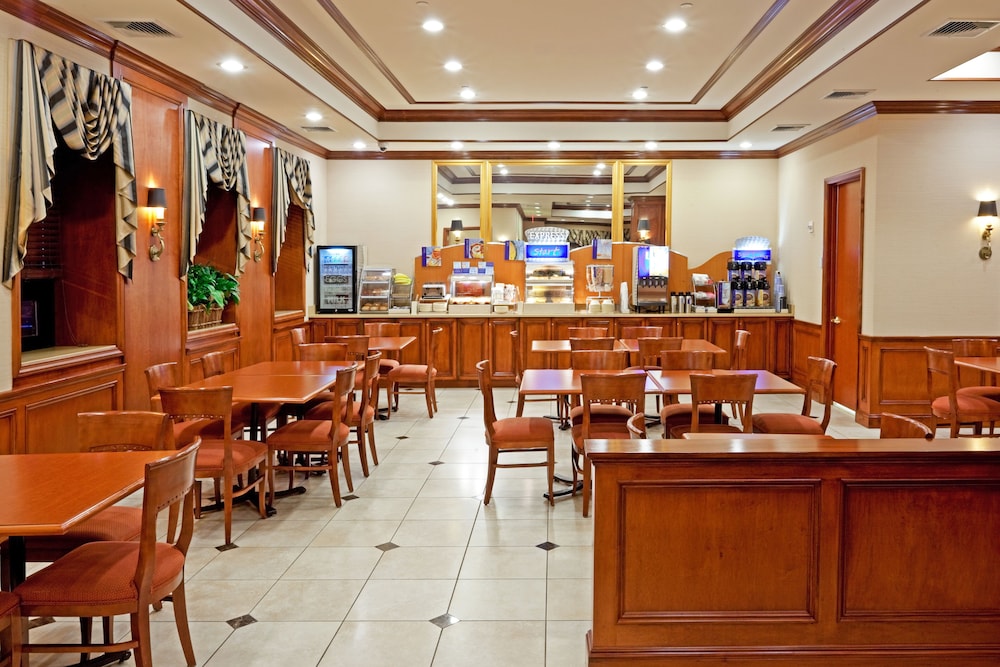 Rockville Centre Hotel 29/38