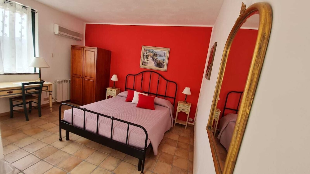 Room at ALCANTARA NATURA RESORT, GRANITI