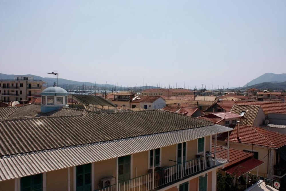 Pirofani Hotel 45/50