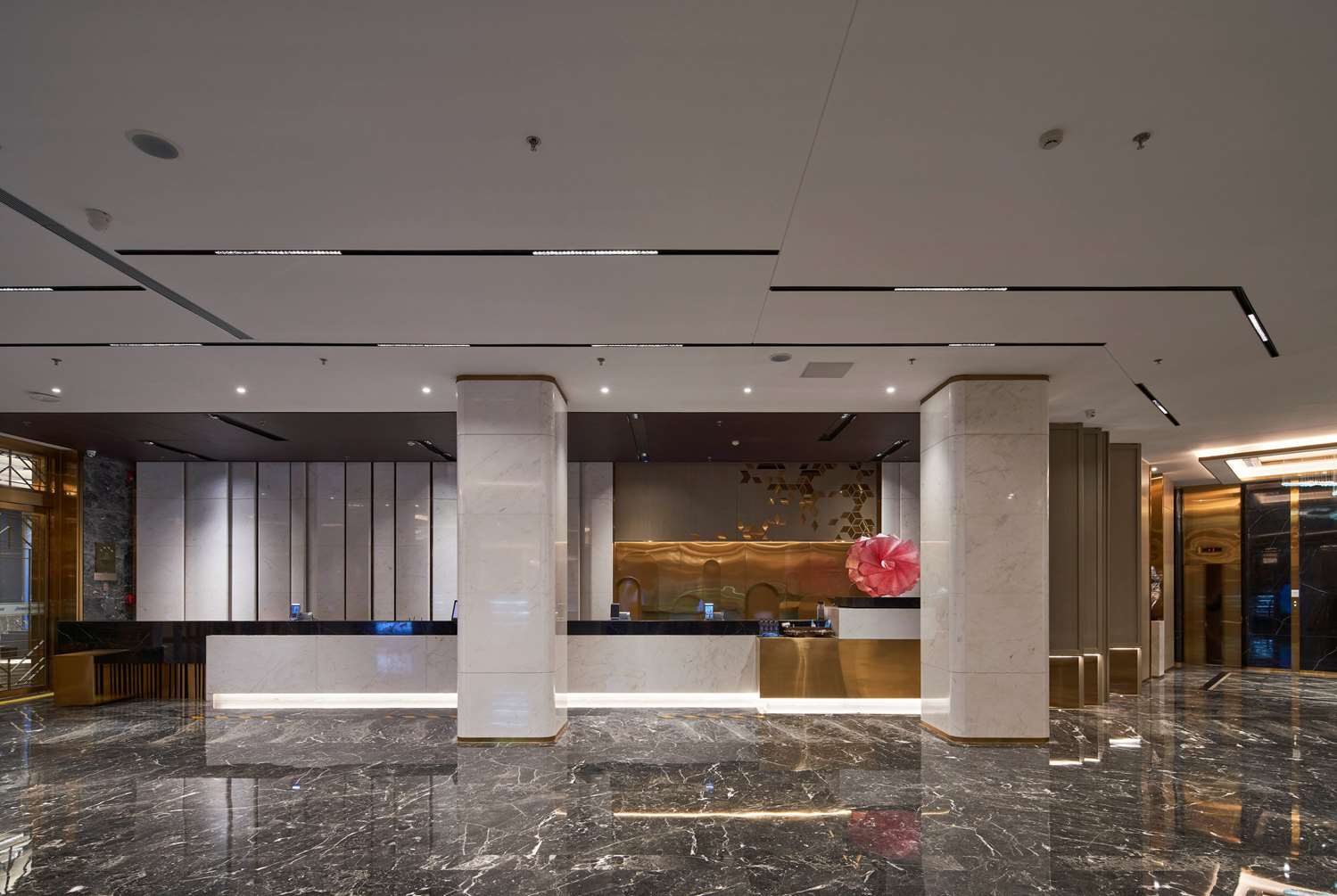 Howard Johnson by Wyndham Paragon Hotel Beijing 10/40