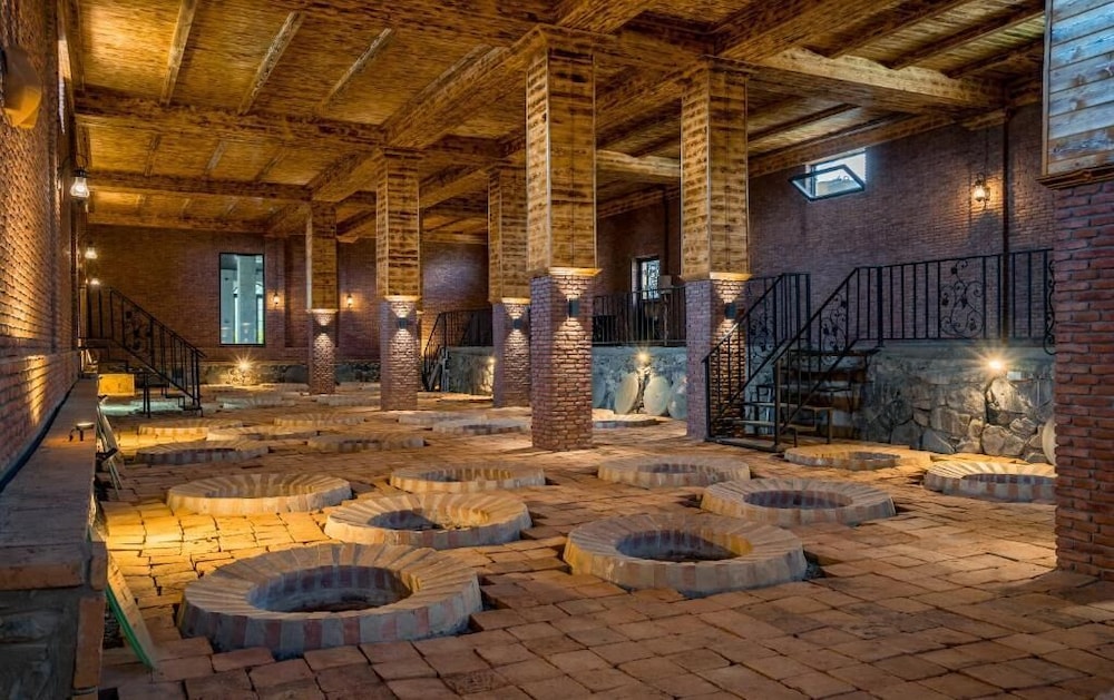 Burki Castle & Cellar 35/61