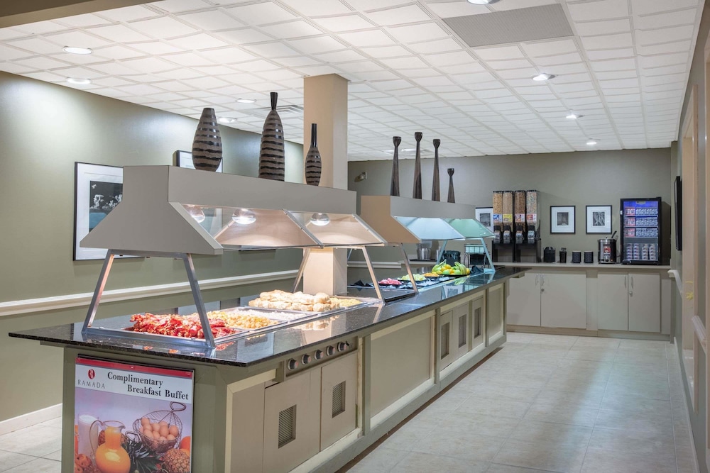 Ramada by Wyndham Midtown Grand Island 25/30