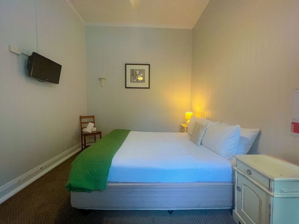 Ulmarra Hotel 13/38