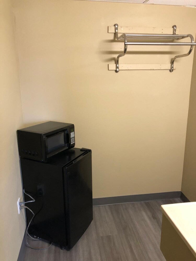 Deluxe Inn & Suites By OYO Miami OK 26/51