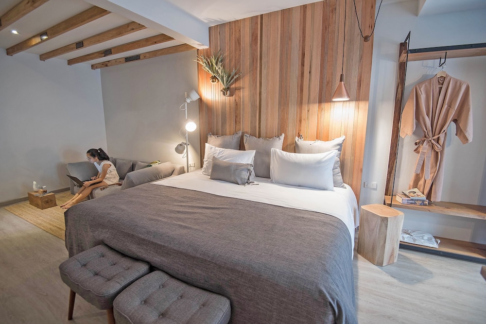 EXCLUSIVE, DELUXE, SUITE, BALCONY