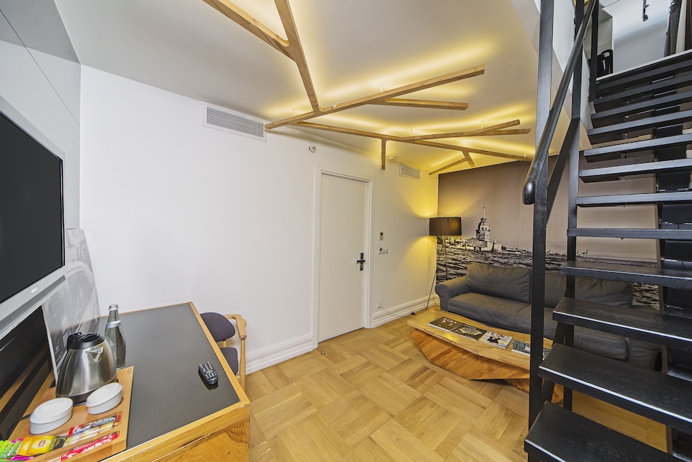 Khai Hotel Karakoy 53/60