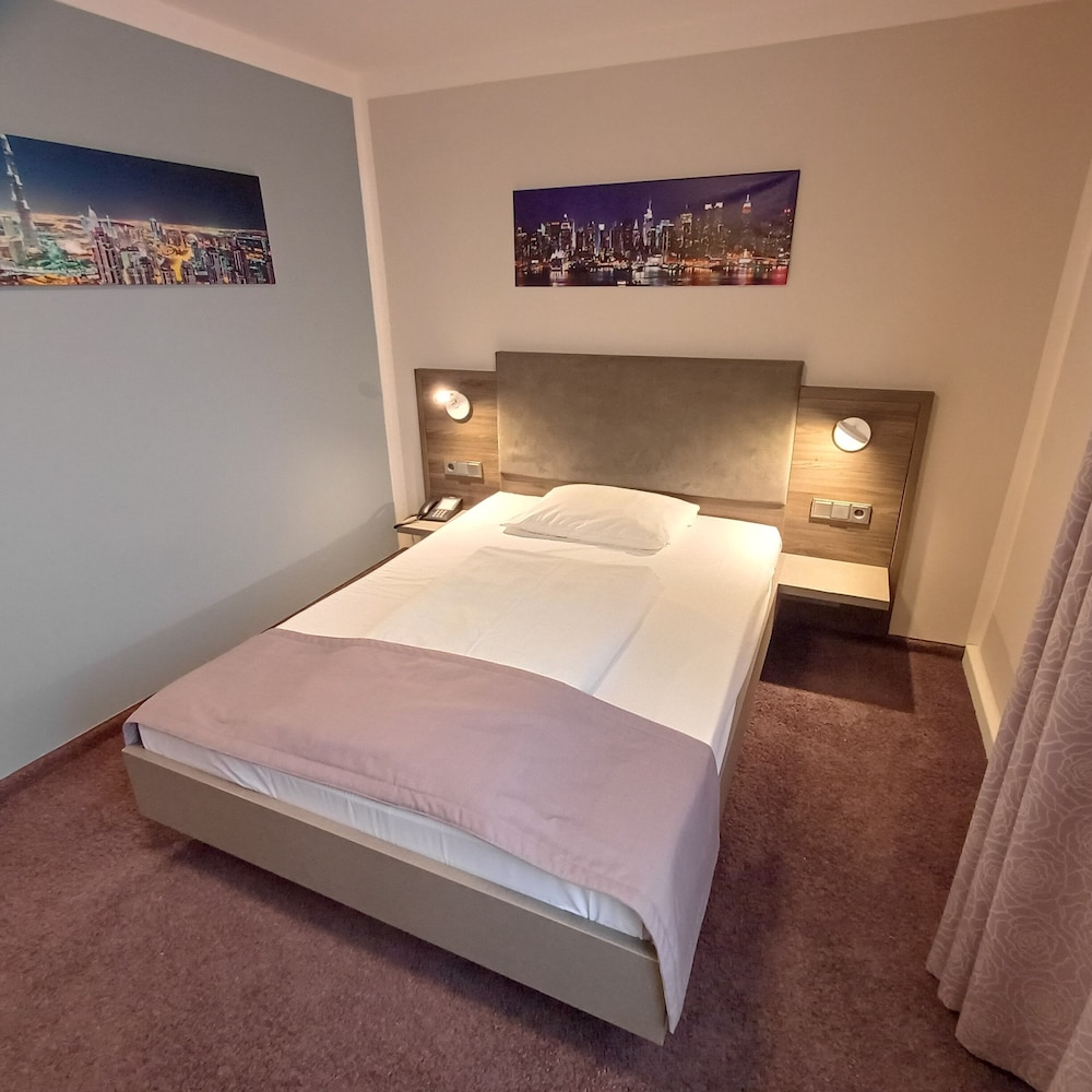 ROOM, SINGLE, SINGLE BED