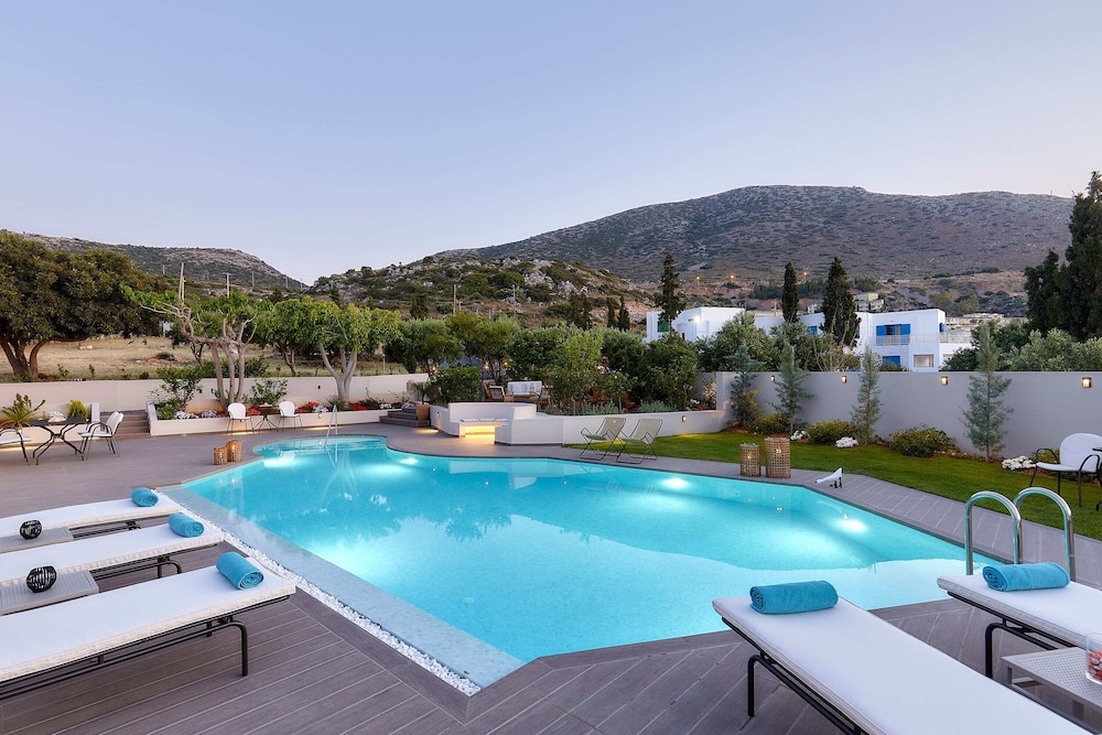 Grace Villas Collection Adult Only 18 + 141/149